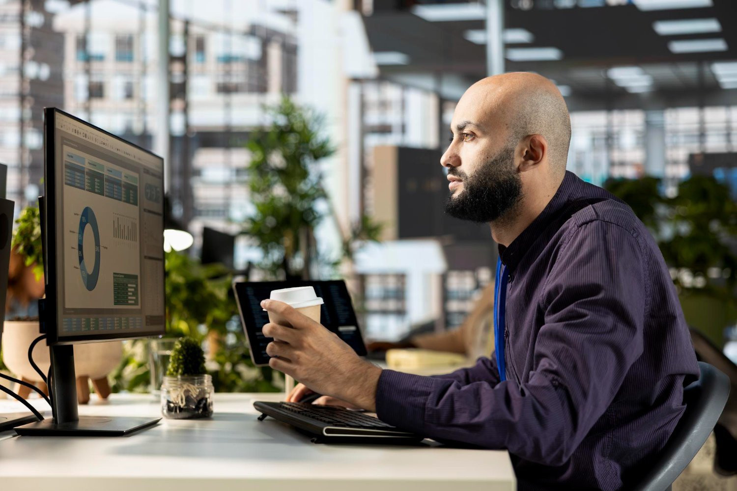 Here&rsquo;s How Smart Businesses Use Data to Drive Growth and Make Better Decisions cover